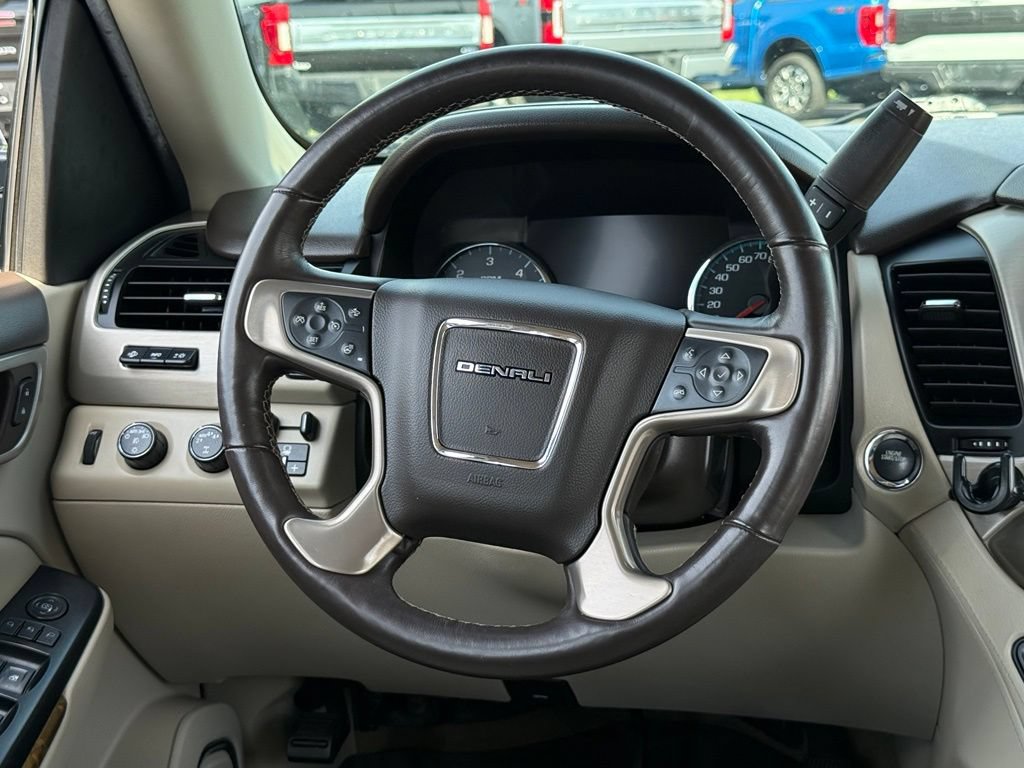 Used 2017 GMC Yukon Denali AWD/4WD image 7