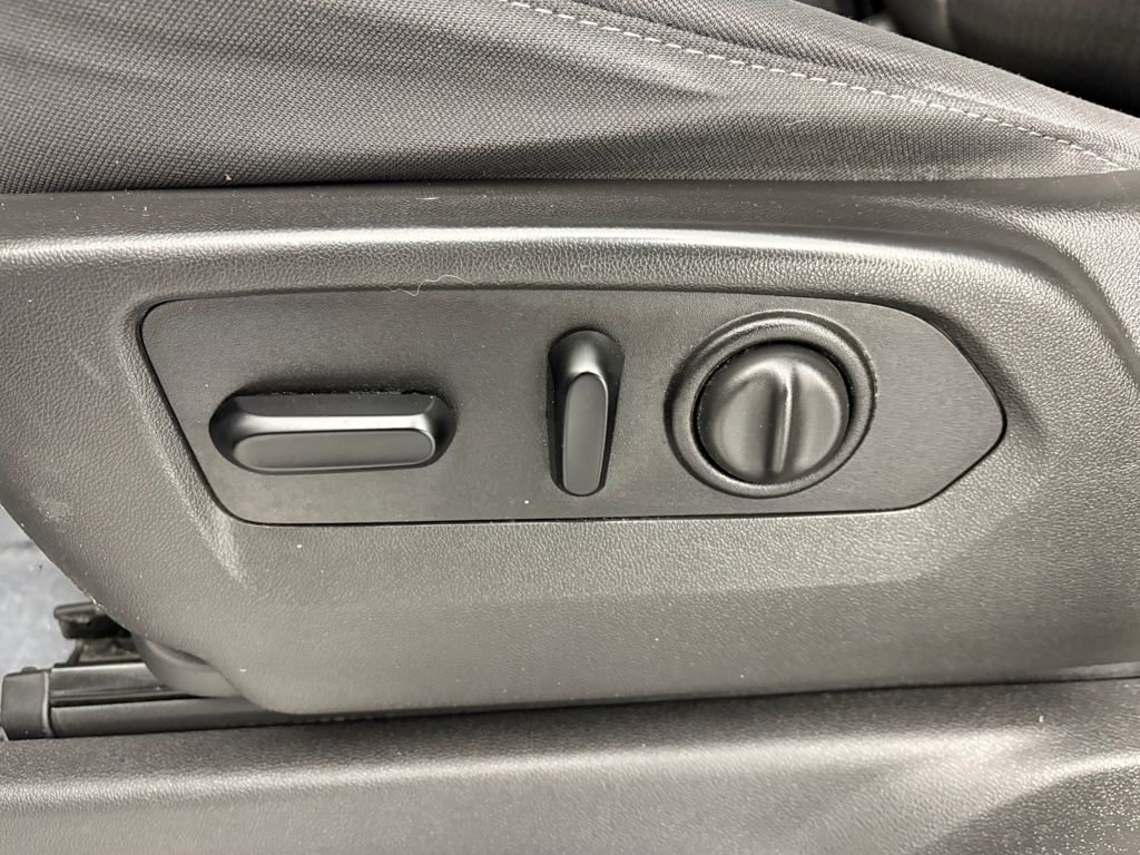 Used 2020 Chevrolet Silverado 3500 LT w/ Convenience Package image 15