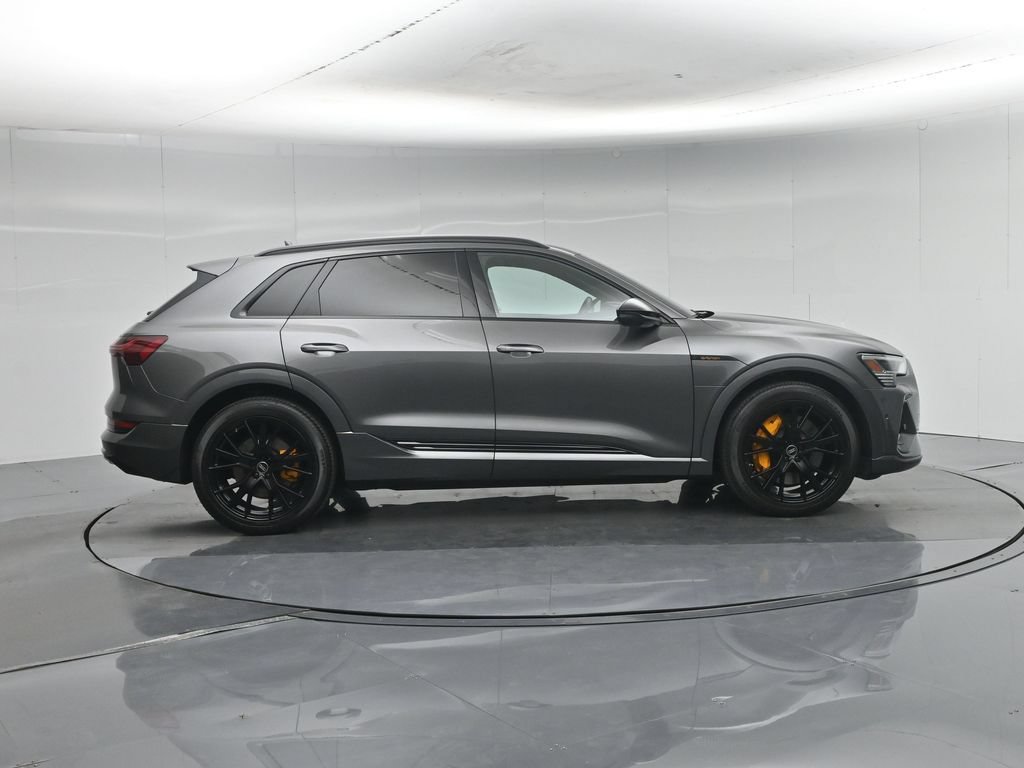 Used 2022 Audi e-tron Chronos w/ Chronos Package AWD/4WD image 31