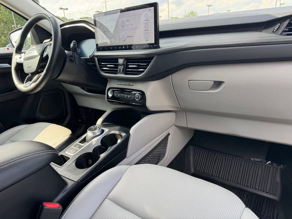 Certified 2023 Ford Escape Platinum AWD/4WD image 18