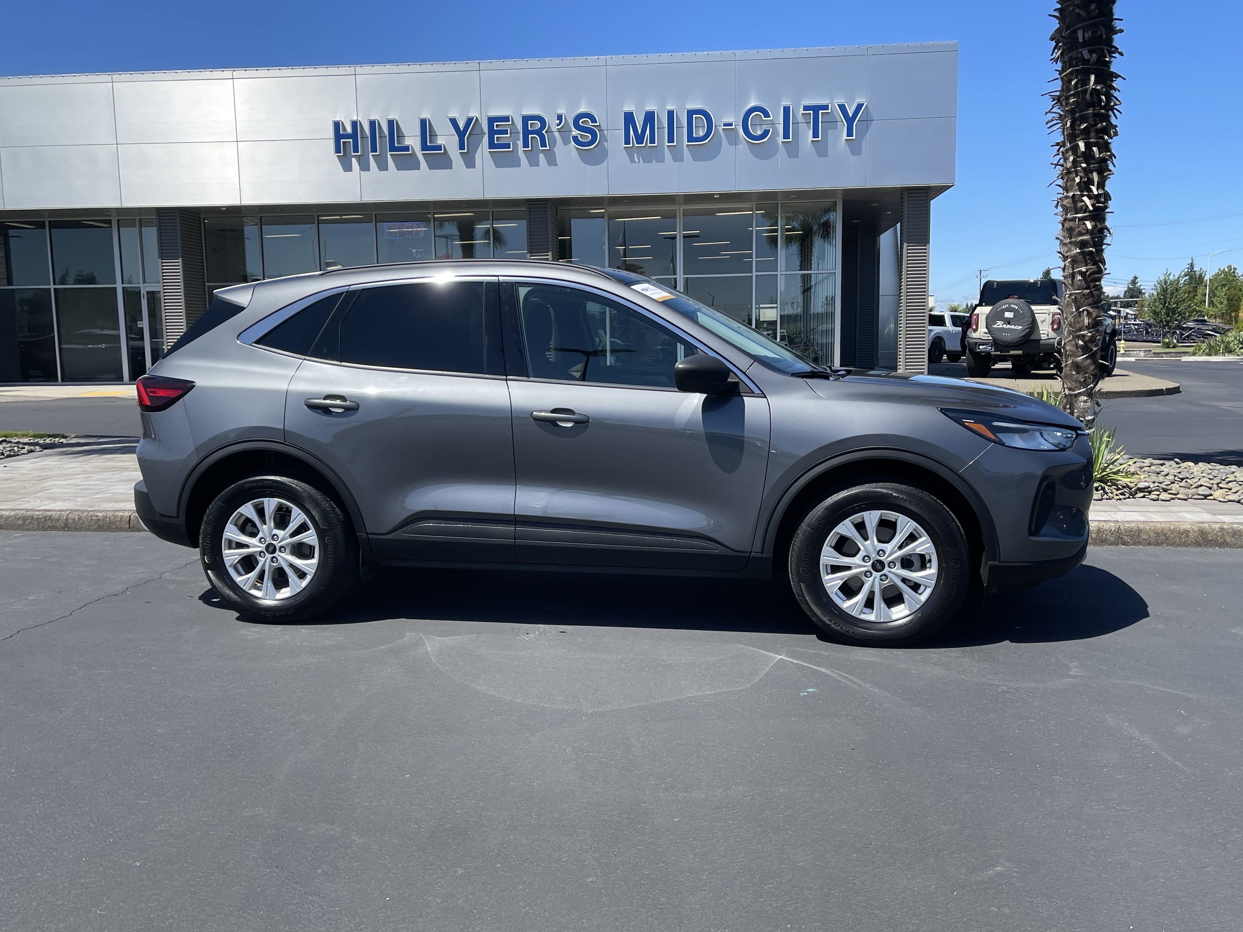 Certified 2024 Ford Escape Active w/ Tech Pack #1 AWD/4WD image 2