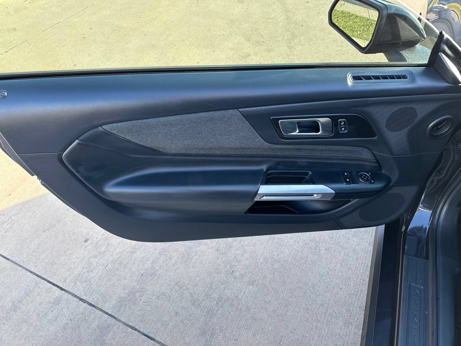 Certified 2024 Ford Mustang Coupe RWD image 18