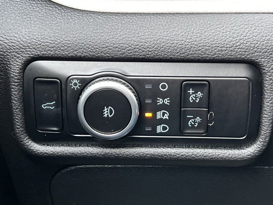 Certified 2023 Ford Explorer XLT w/ Equipment Group 202A image 19