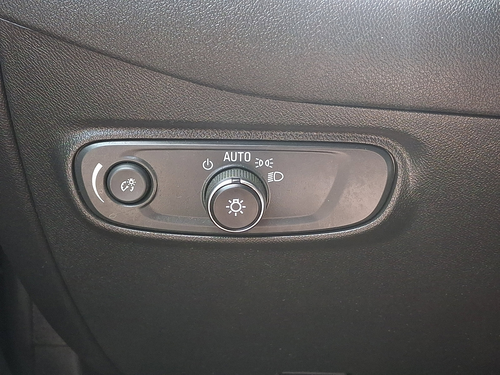 Used 2024 Chevrolet Equinox LS w/ LS Convenience Package FWD image 30