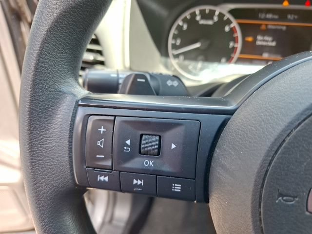 Used 2024 Nissan Rogue S FWD image 18