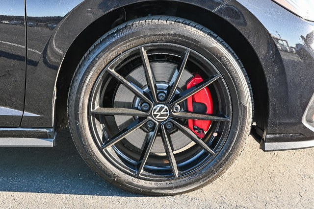 Used 2025 Volkswagen Jetta GLI Autobahn FWD image 13