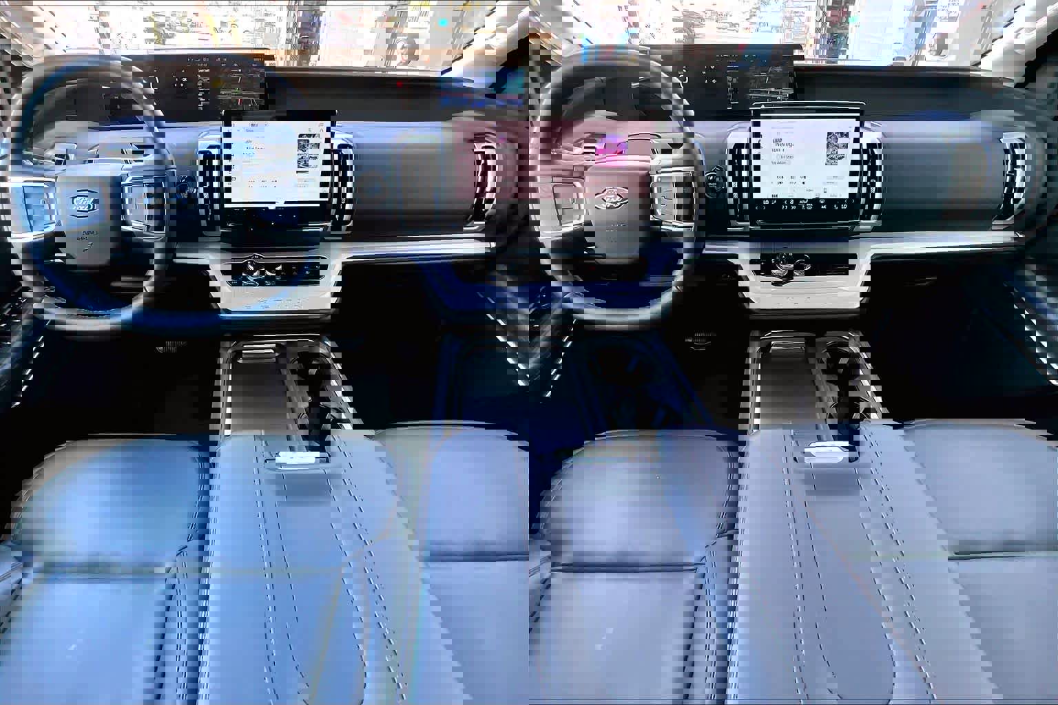 Certified 2025 Ford Expedition Active image 15