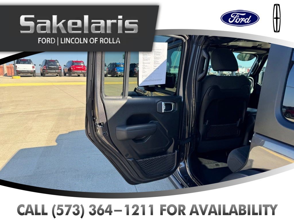 Used 2025 Jeep Wrangler Unlimited Rubicon AWD/4WD image 27
