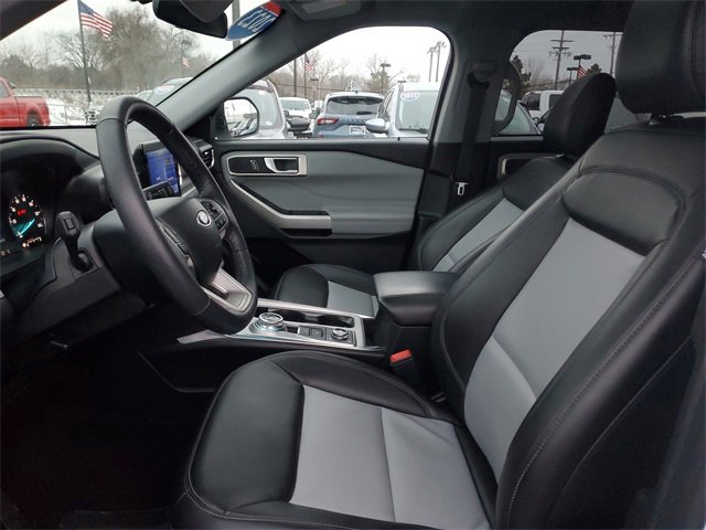 Certified 2023 Ford Explorer XLT w/ Equipment Group 202A image 10