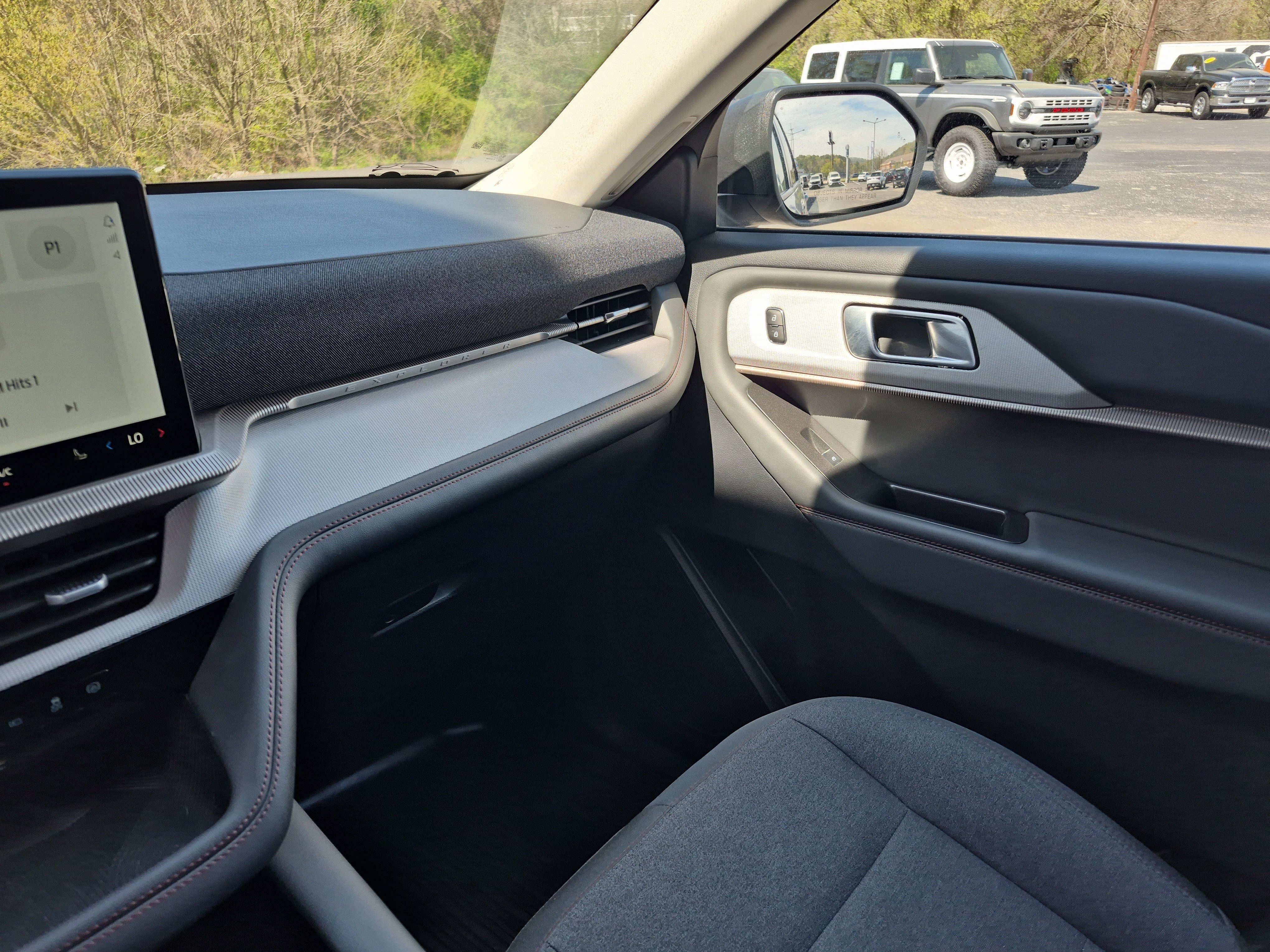 Certified 2025 Ford Explorer Active image 21