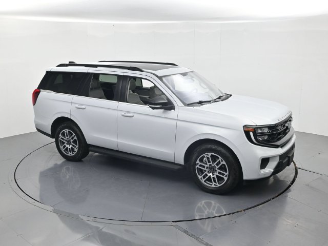 Certified 2025 Ford Expedition Active AWD/4WD image 46