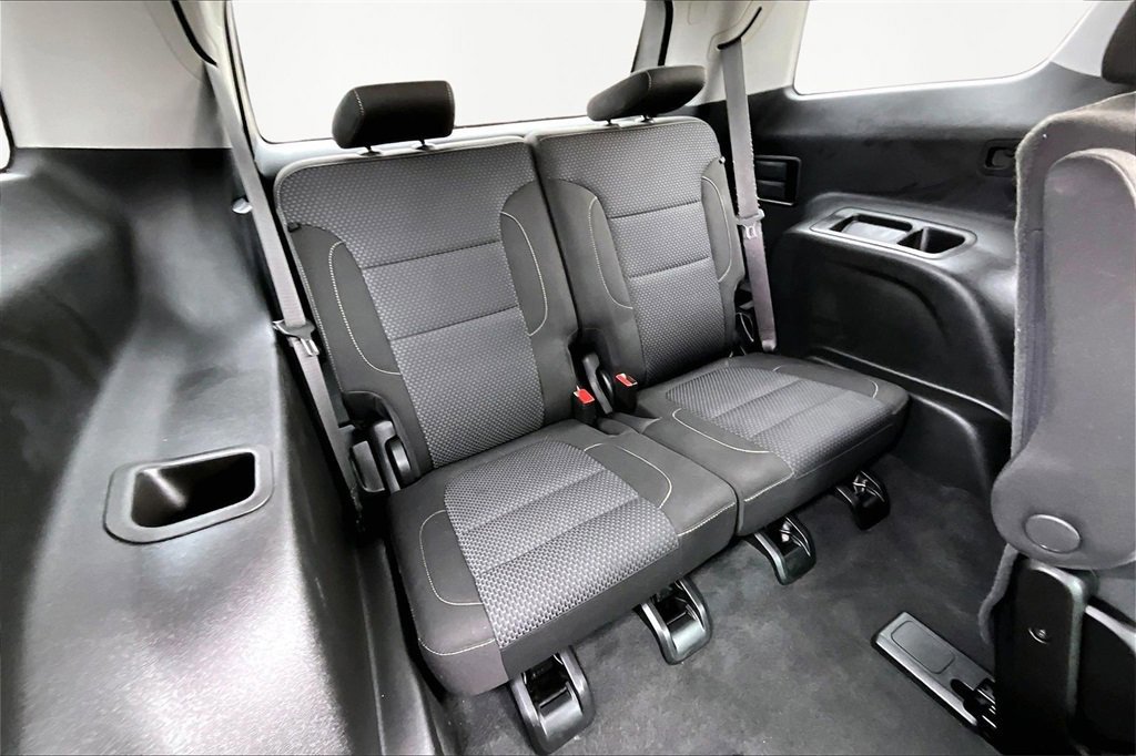 Used 2023 GMC Acadia SLE image 28