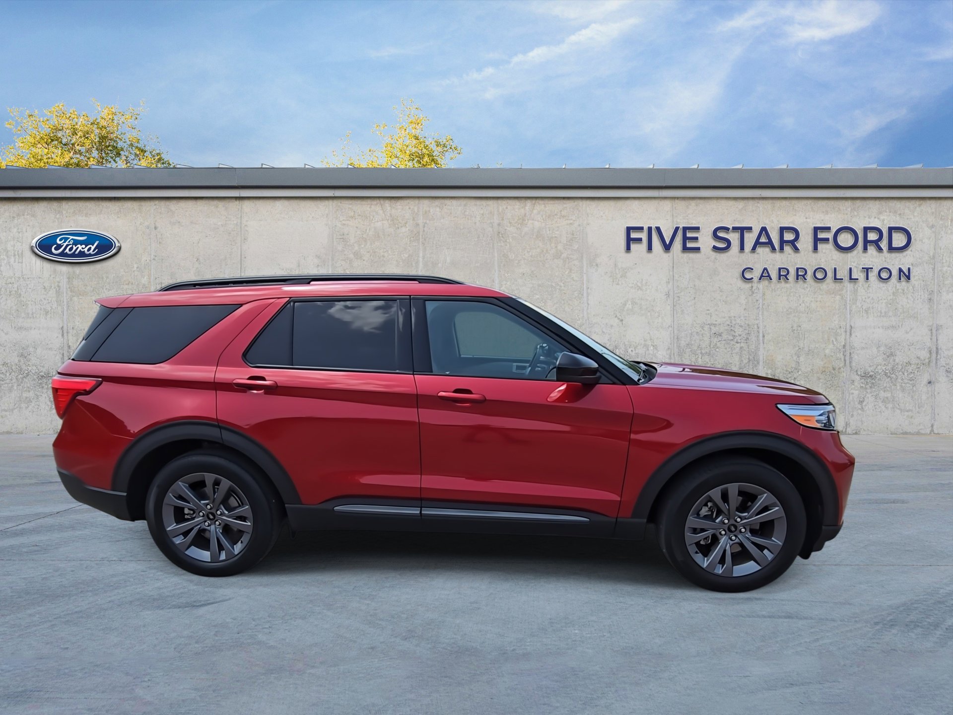 Certified 2023 Ford Explorer XLT w/ Equipment Group 202A RWD image 9