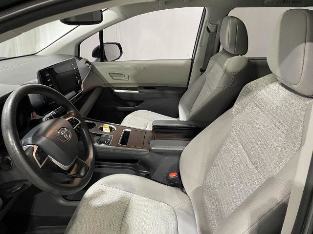 Used 2021 Toyota Sienna LE w/ LE Plus Package image 16