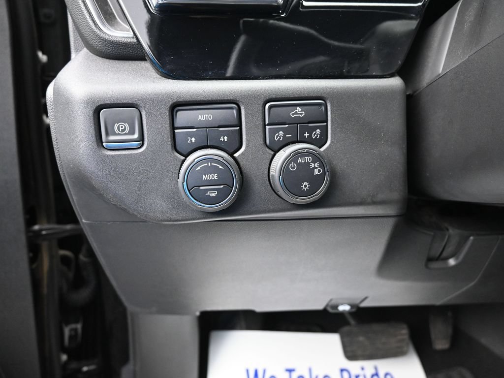 Used 2025 Chevrolet Silverado 1500 LT AWD/4WD image 11