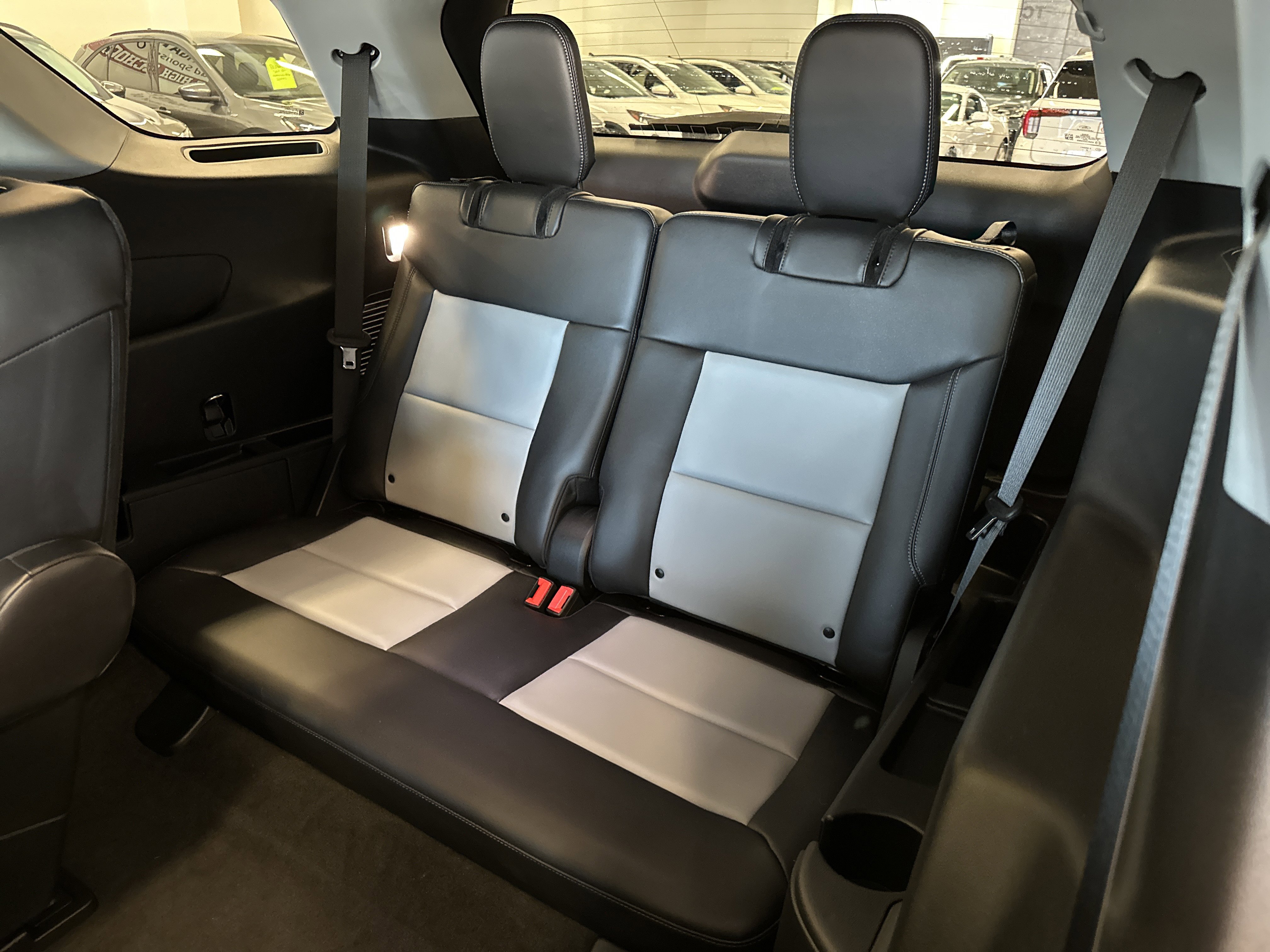 Certified 2023 Ford Explorer XLT w/ Equipment Group 202A image 7