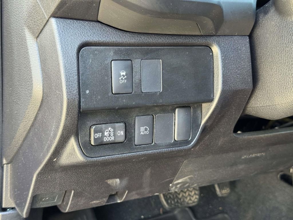 Used 2023 Toyota Tacoma SR AWD/4WD image 9