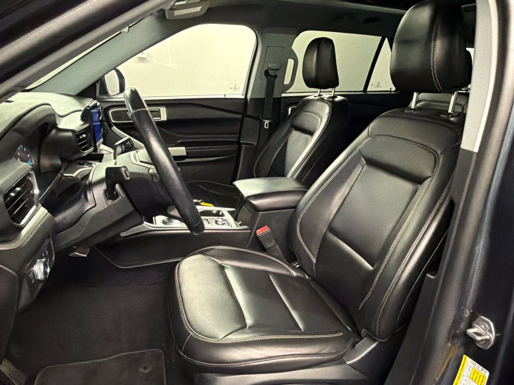 Certified 2022 Ford Explorer XLT w/ Equipment Group 202A AWD/4WD image 25