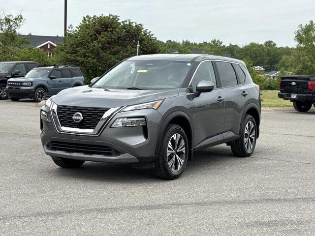 Used 2023 Nissan Rogue SV AWD/4WD image 2