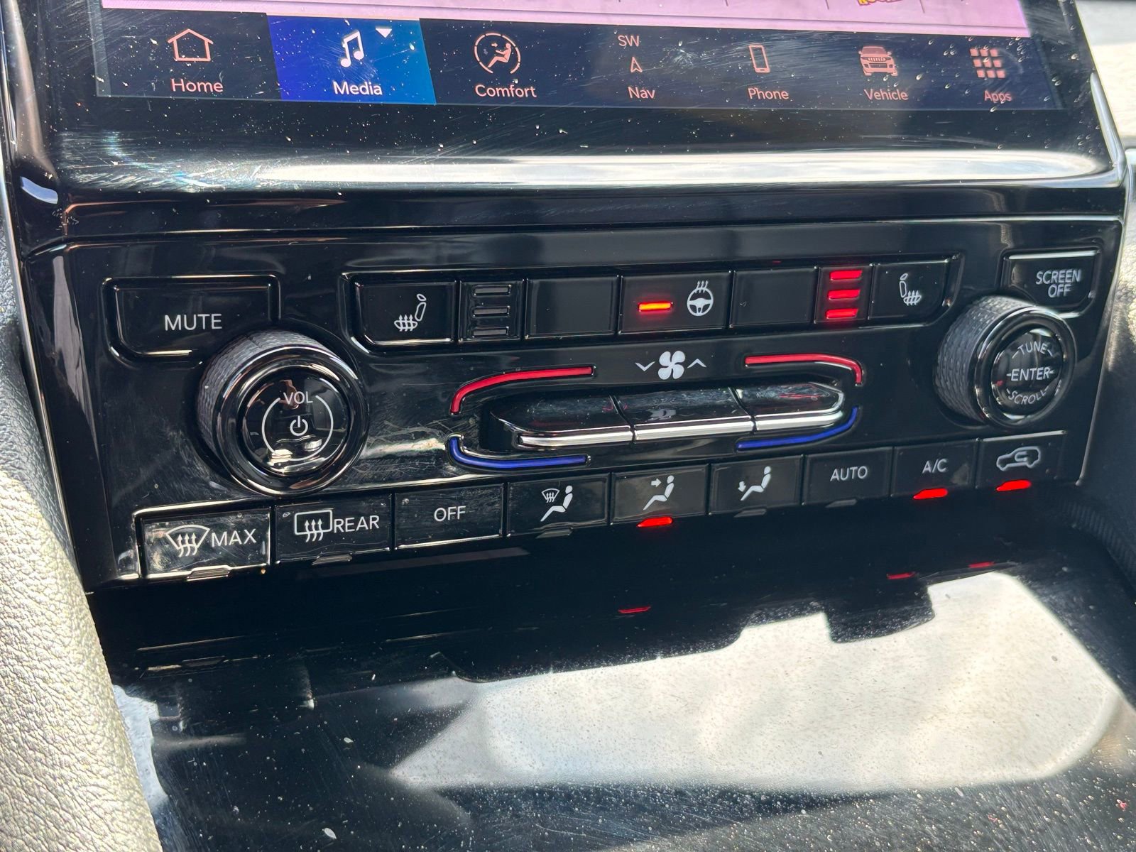 Used 2024 Jeep Grand Cherokee L Limited AWD/4WD image 28