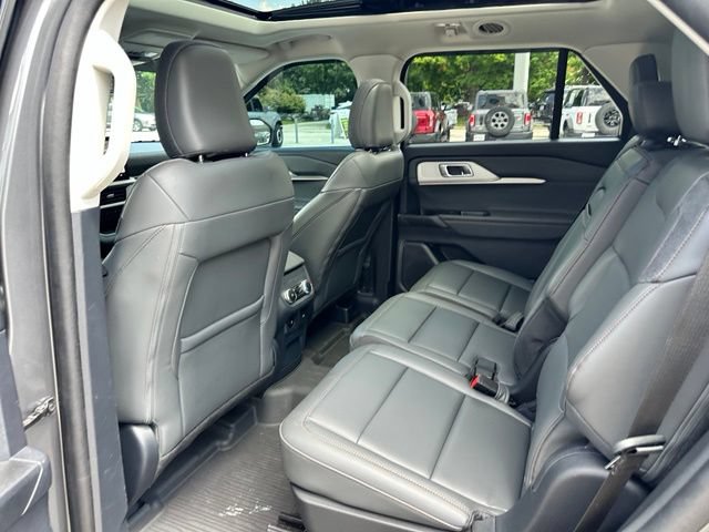 Certified 2025 Ford Explorer Active w/ Active Comfort Package AWD/4WD image 38