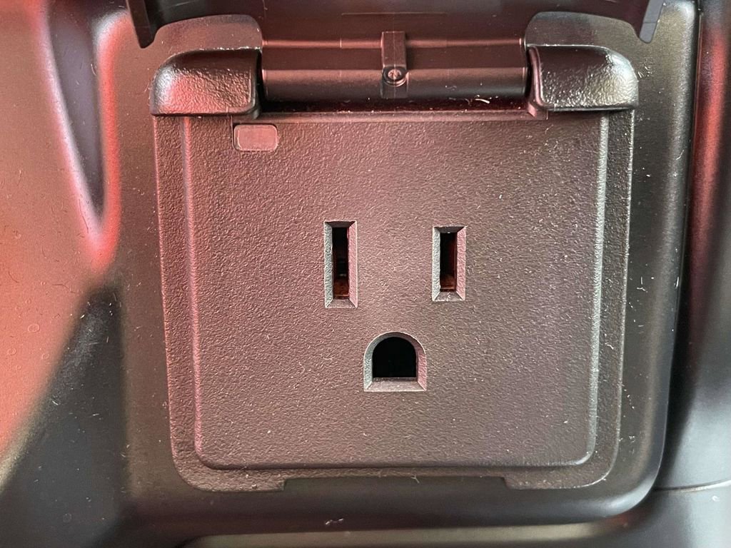 Used 2020 GMC Sierra 1500 SLT image 24