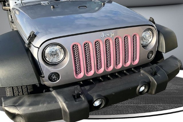 Used 2018 Jeep Wrangler Unlimited Sport w/ Connectivity Group AWD/4WD image 32
