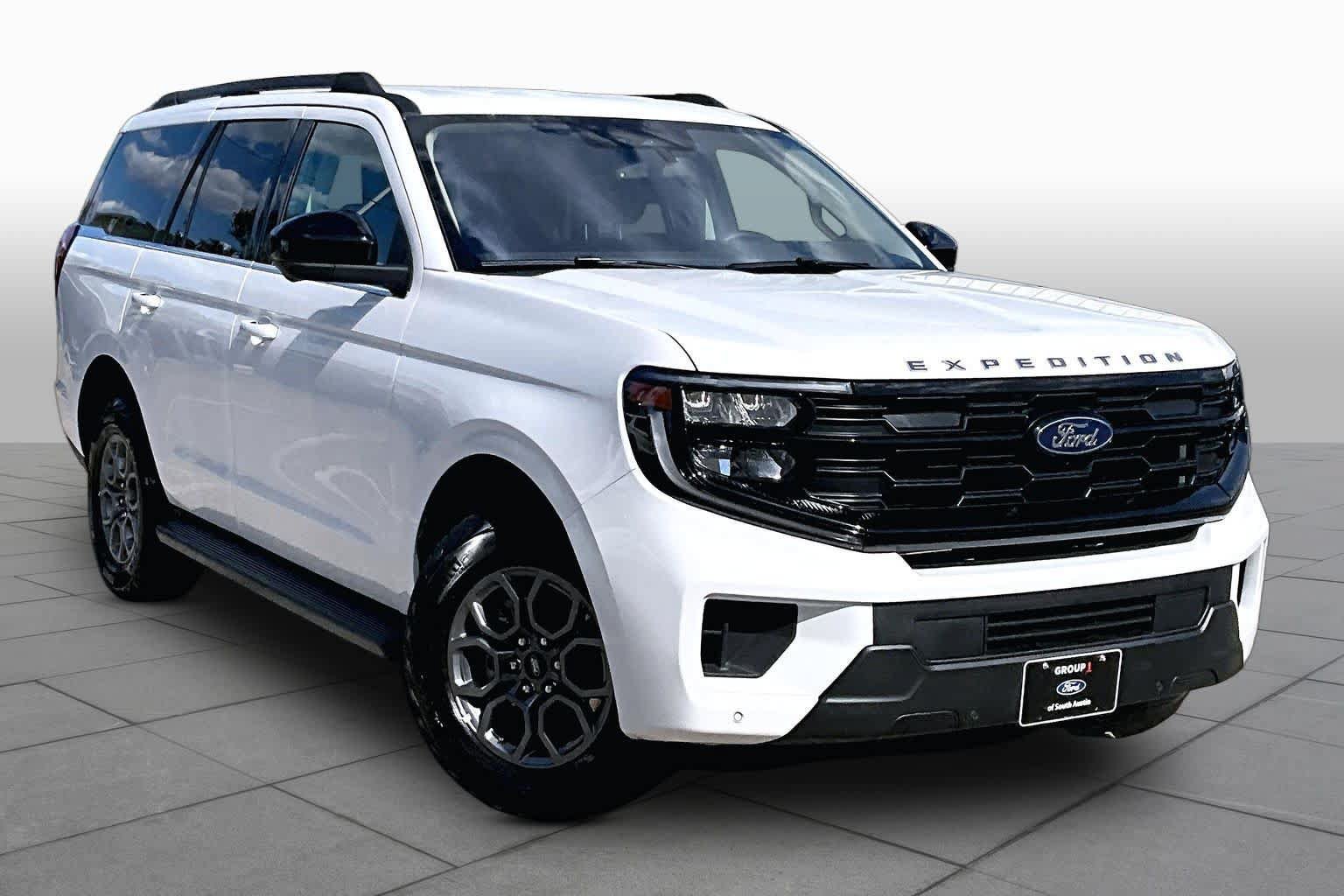 Certified 2025 Ford Expedition Active RWD image 3