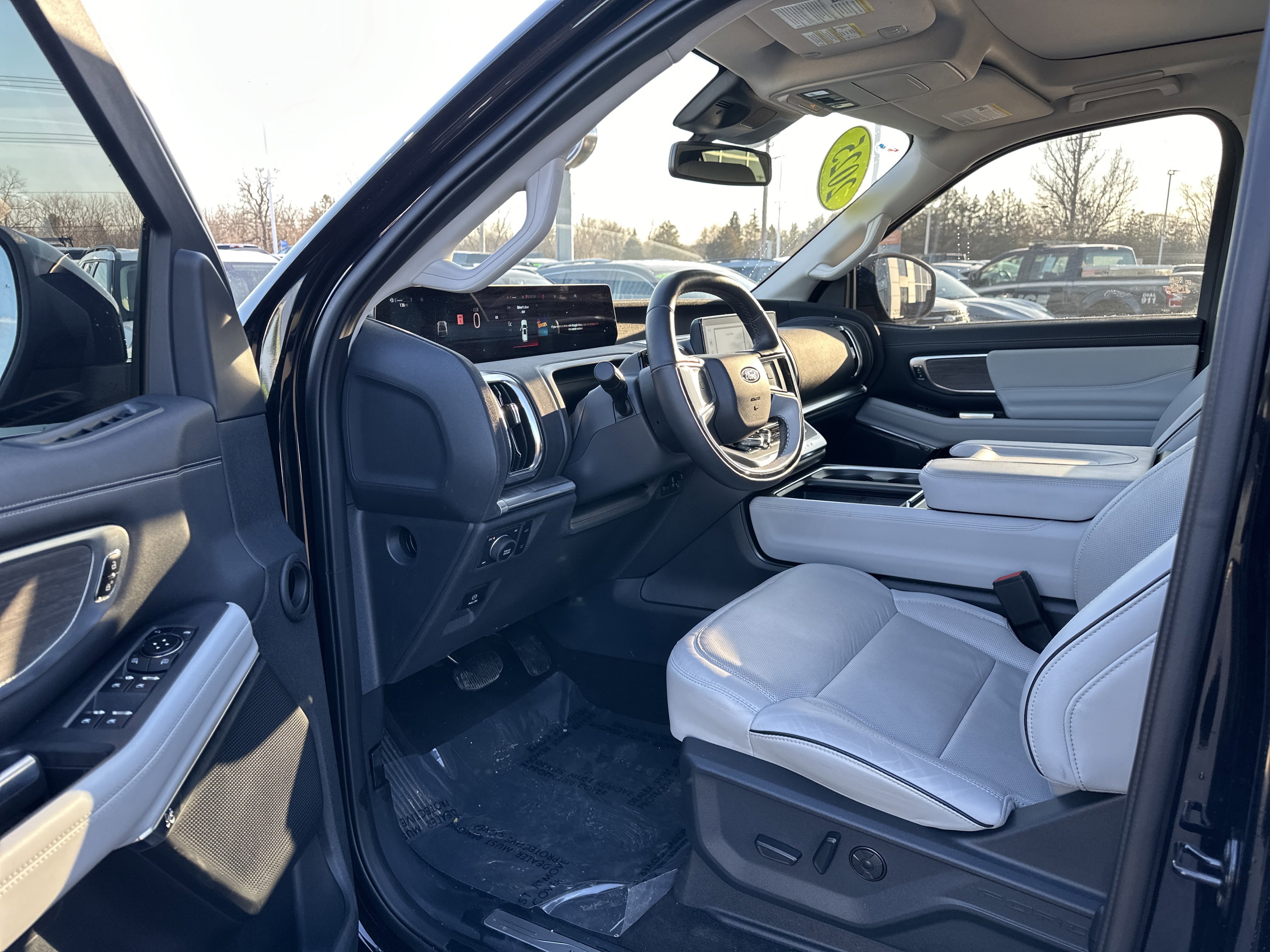 Certified 2025 Ford Expedition Platinum w/ Platinum Ultimate Package image 14