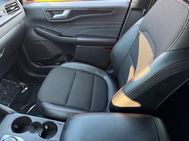 Certified 2025 Ford Escape ST-Line Select AWD/4WD image 22