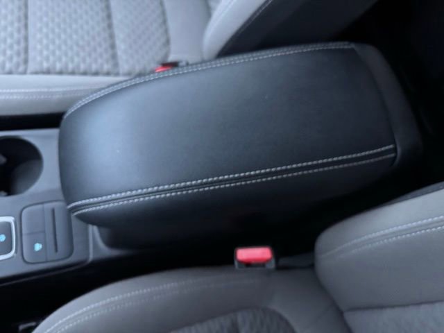 Certified 2022 Ford Escape SE w/ SE Sport Appearance Package image 23