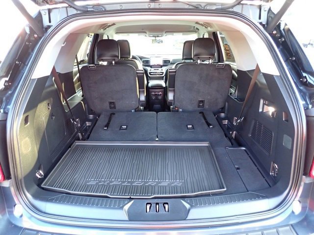 Certified 2022 Ford Explorer XLT w/ Equipment Group 202A image 11