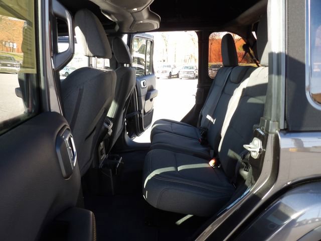 Used 2024 Jeep Wrangler Unlimited Sahara AWD/4WD image 28