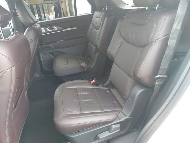 Certified 2025 Ford Explorer Platinum w/ Ultimate Package image 14