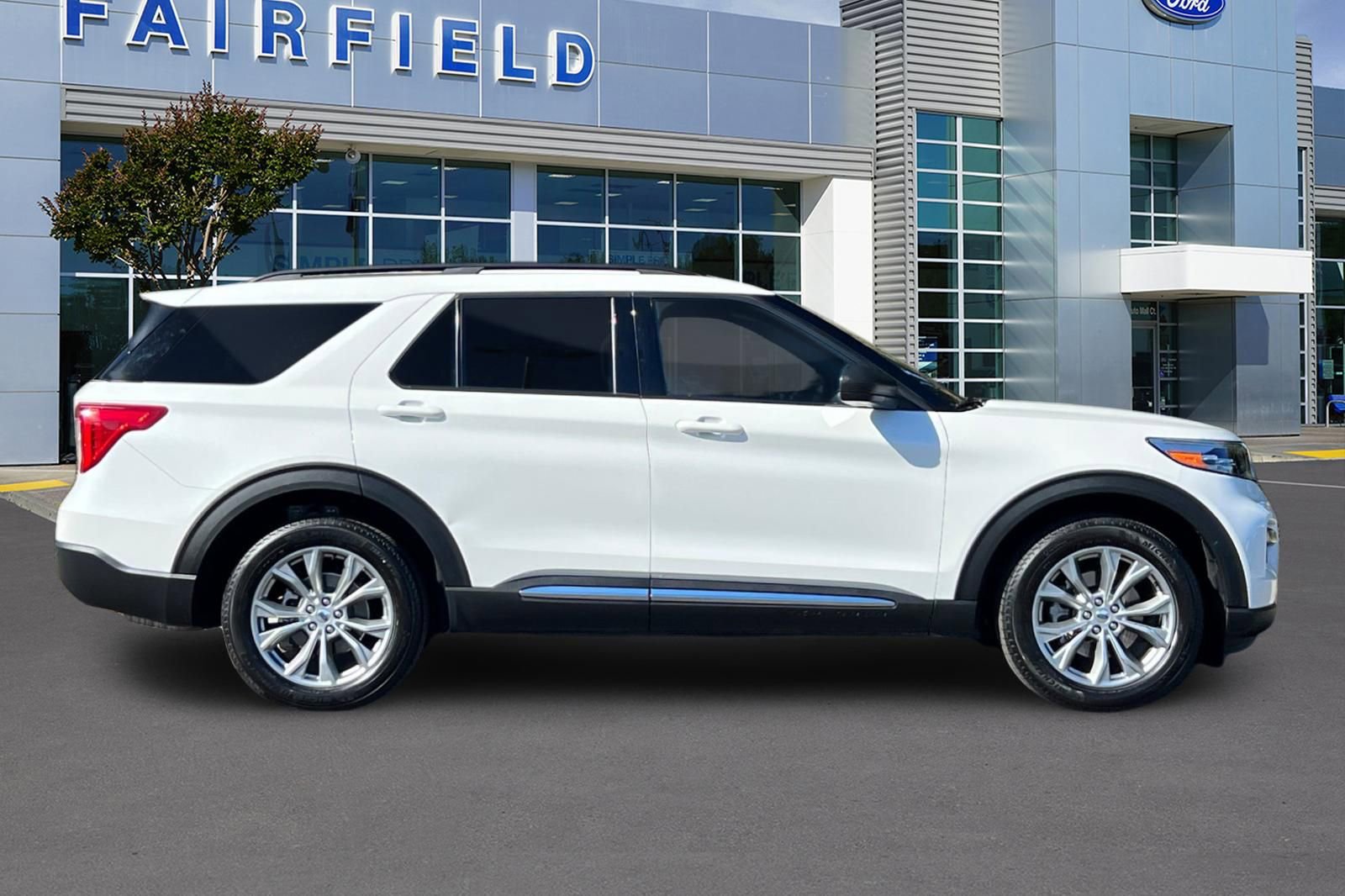 Certified 2023 Ford Explorer XLT w/ Equipment Group 202A image 9