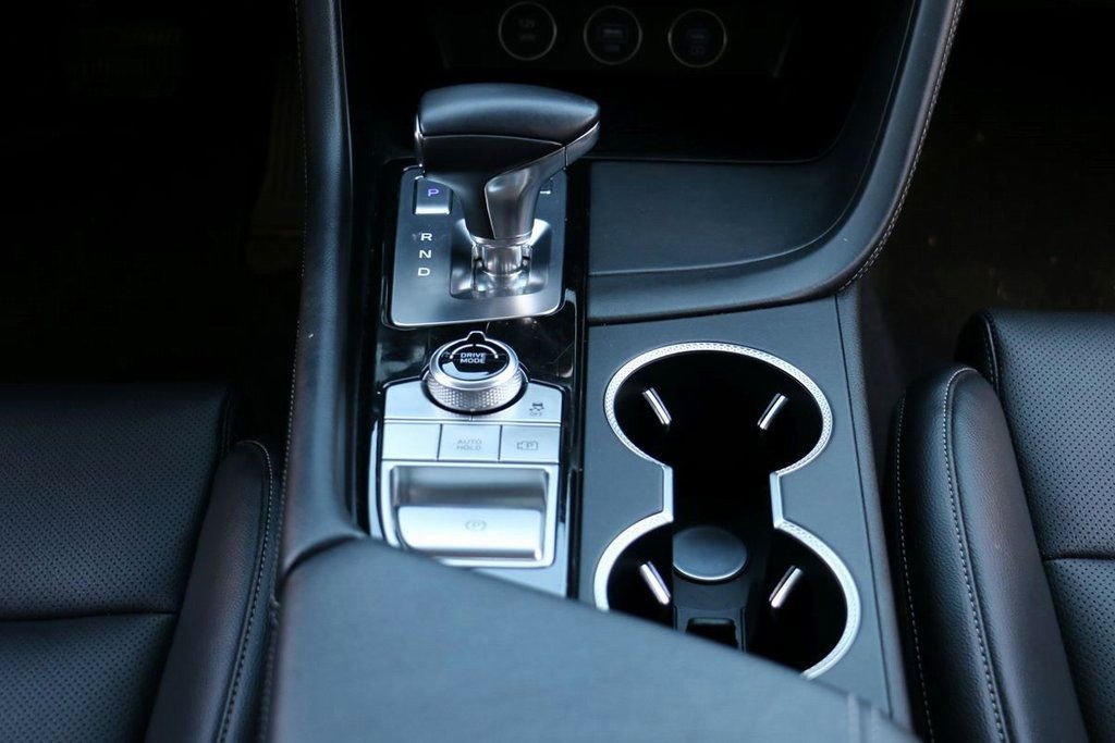 Used 2025 Genesis G70 2.5T image 27