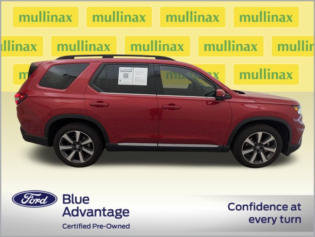 Used 2024 Honda Pilot Touring image 2