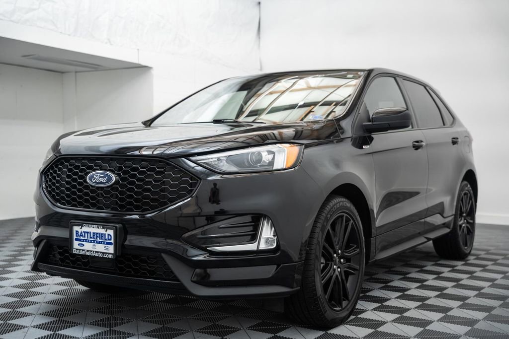 Certified 2024 Ford Edge ST-Line w/ Class II Trailer Tow Package AWD/4WD image 3