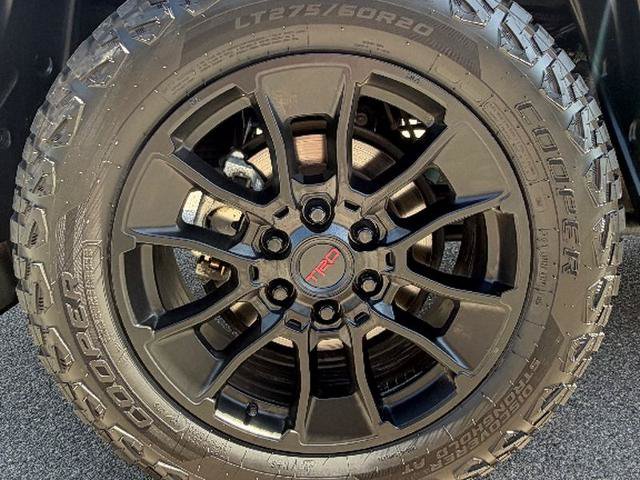 Used 2025 Toyota Tundra Limited w/ TRD Off-Road Package AWD/4WD image 28
