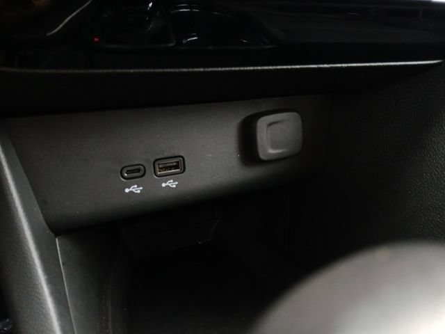 Used 2024 Buick Encore GX Avenir w/ Avenir Convenience Package FWD image 7