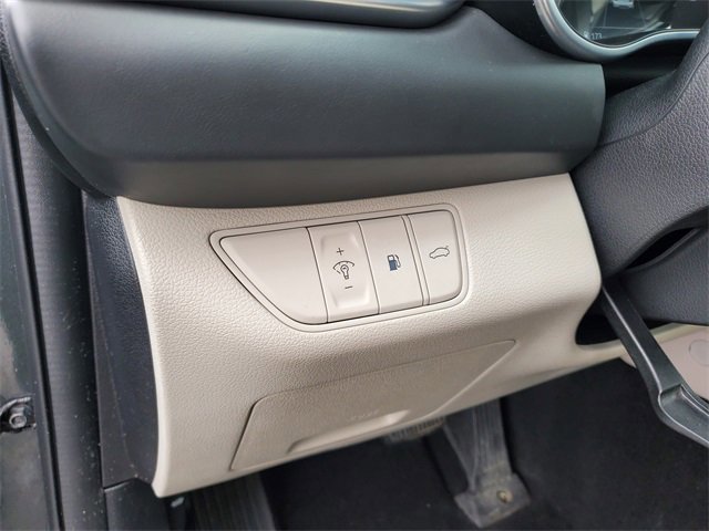 Used 2022 Genesis G70 2.0T image 13