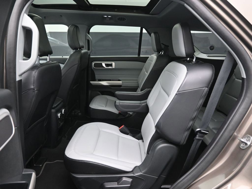 Certified 2021 Ford Explorer XLT w/ Equipment Group 202A image 27
