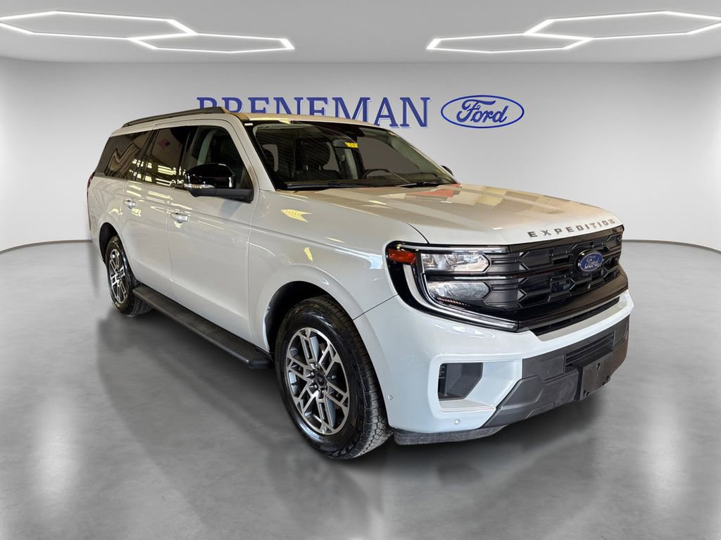 Certified 2025 Ford Expedition Max Active AWD/4WD image 3