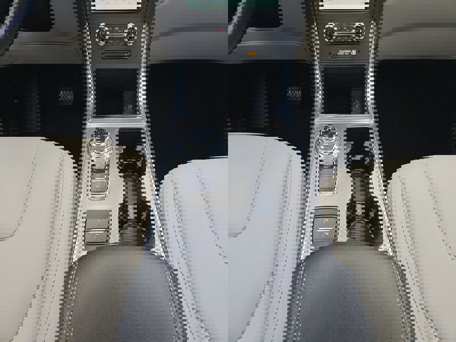 Certified 2022 Ford Edge Titanium w/ Class II Trailer Tow Package image 21