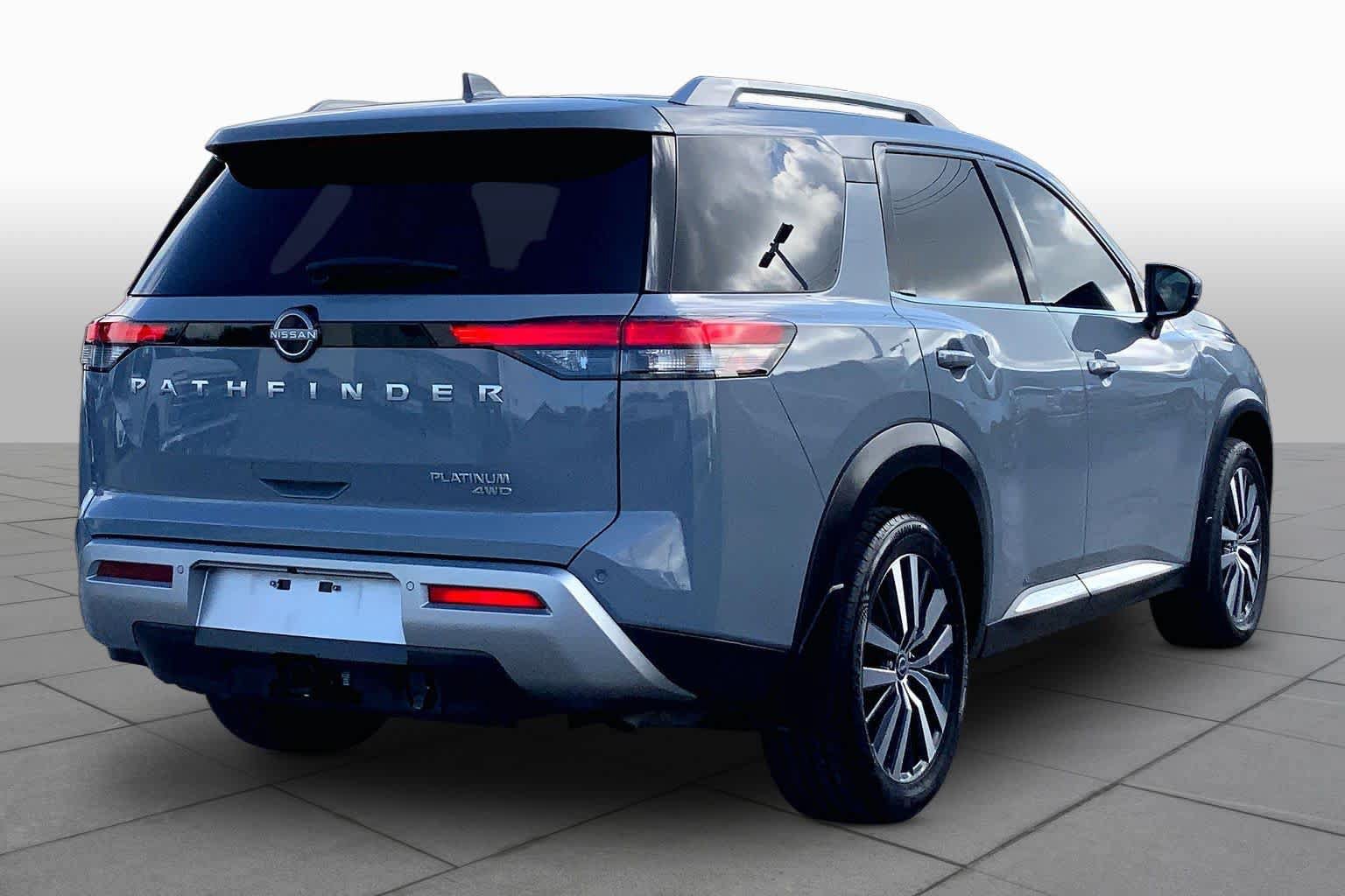 Used 2022 Nissan Pathfinder Platinum AWD/4WD image 13