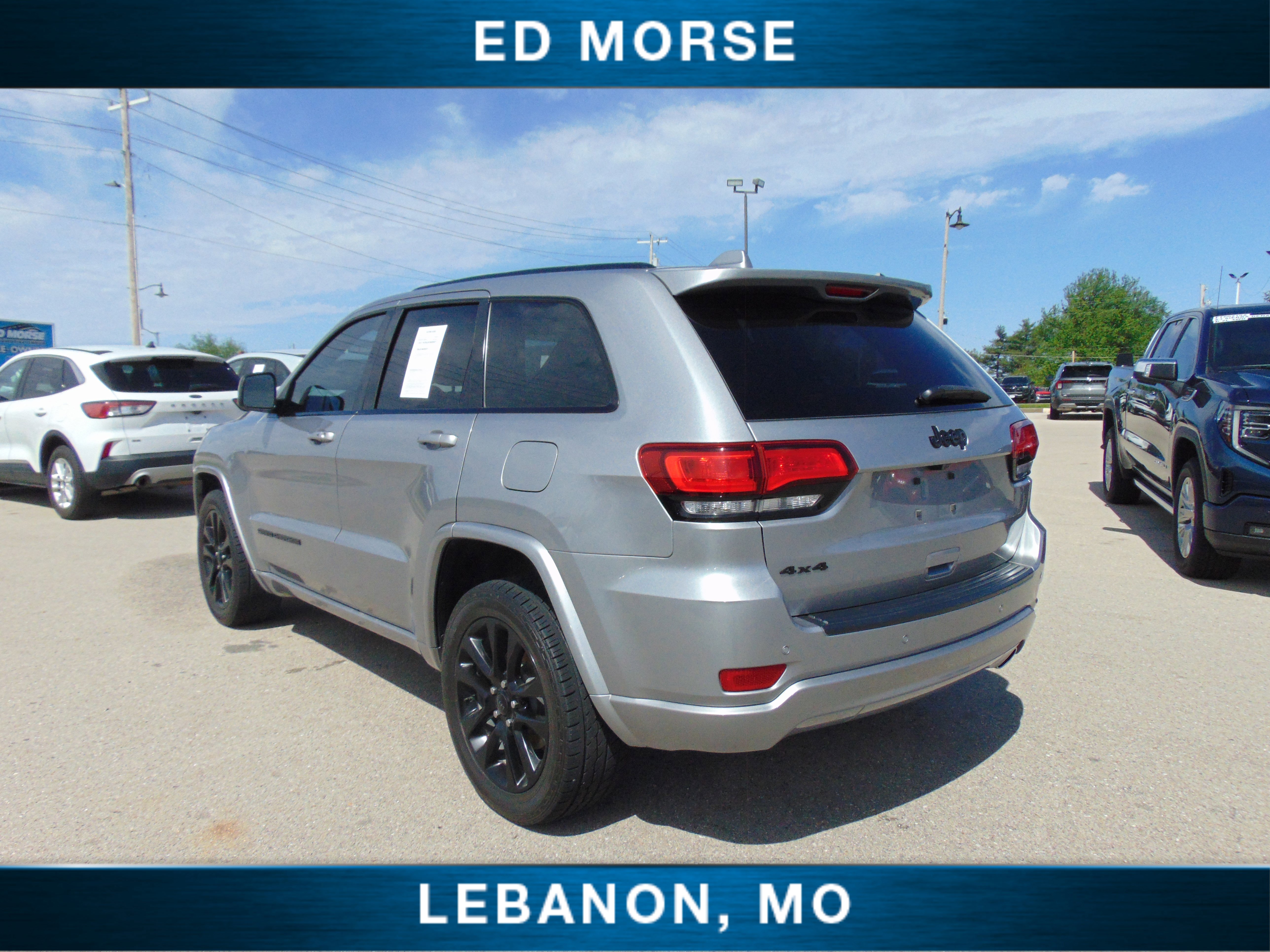 Used 2019 Jeep Grand Cherokee Altitude AWD/4WD image 8