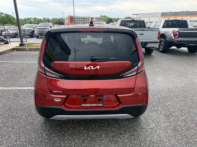 Used 2025 Kia Soul LX w/ LX Technology Package FWD image 7