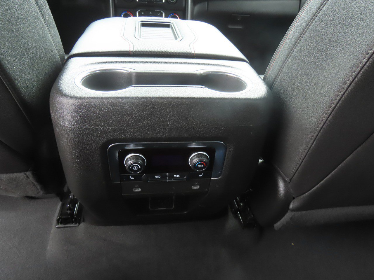 Used 2023 Chevrolet Suburban RST w/ Luxury Package RWD image 16