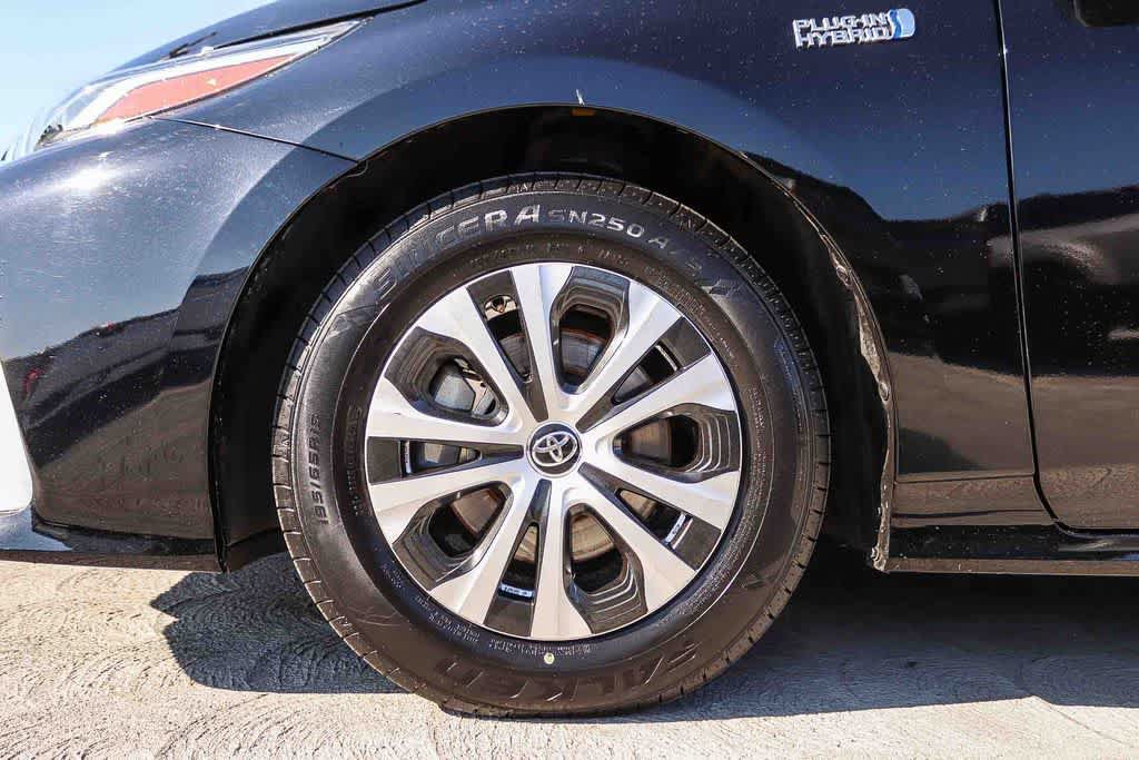 Used 2022 Toyota Prius Prime XLE FWD image 11