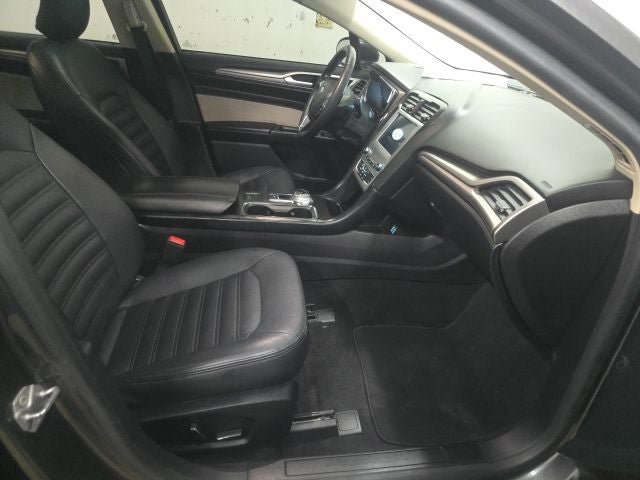 Certified 2019 Ford Fusion SE w/ Equipment Group 151A FWD image 3